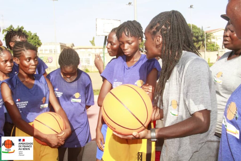 Sport au féminin: Une série de camp initié au profit des amoureuses de la balle au panier