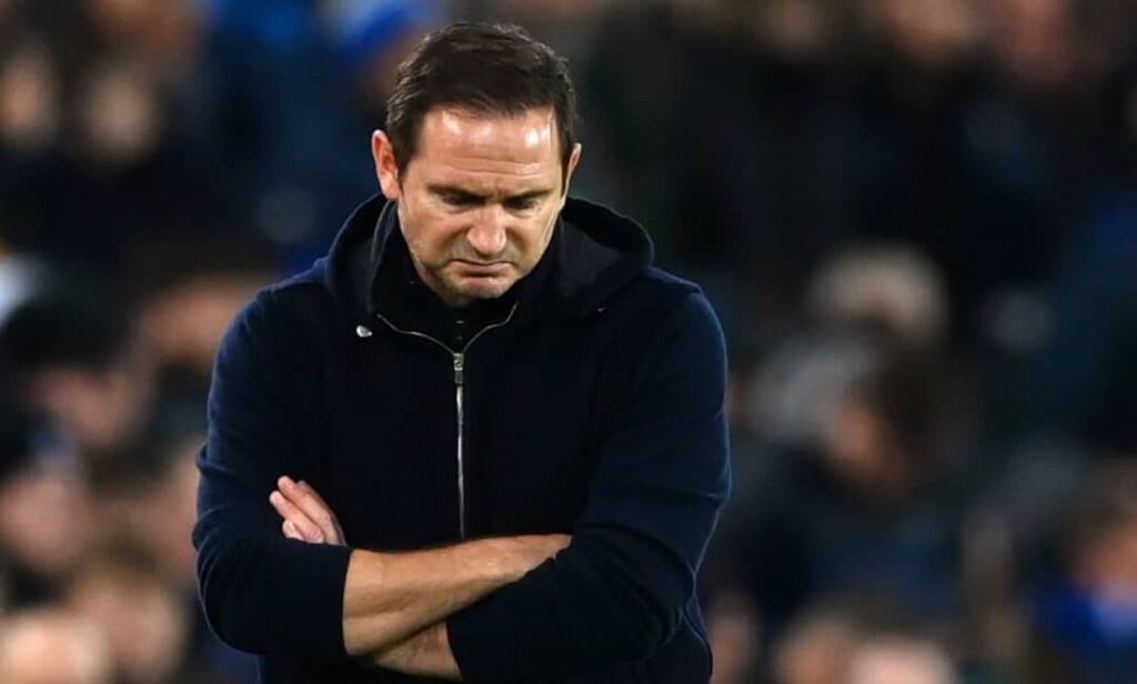 Premier League : Frank Lampard limogé de son poste d’entraîneur