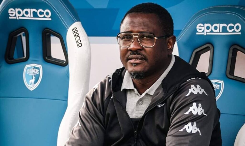 Niort : Le Béninois Oumar Tchomogo, nommé entraîneur par intérim
