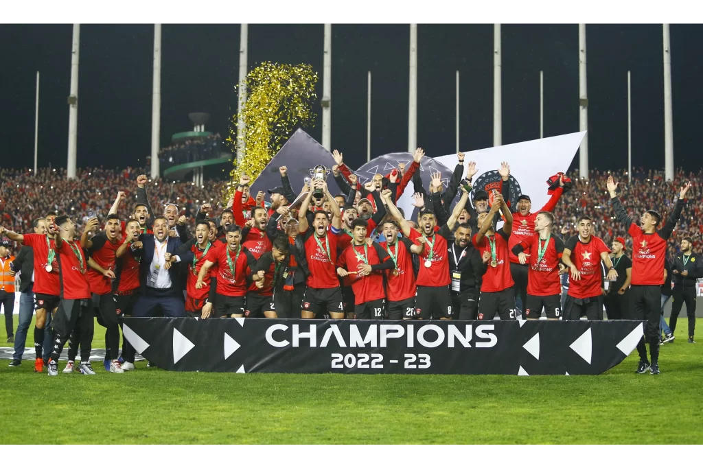 Finale Coupe CAF : historique, l’USM Alger soulève le graal
