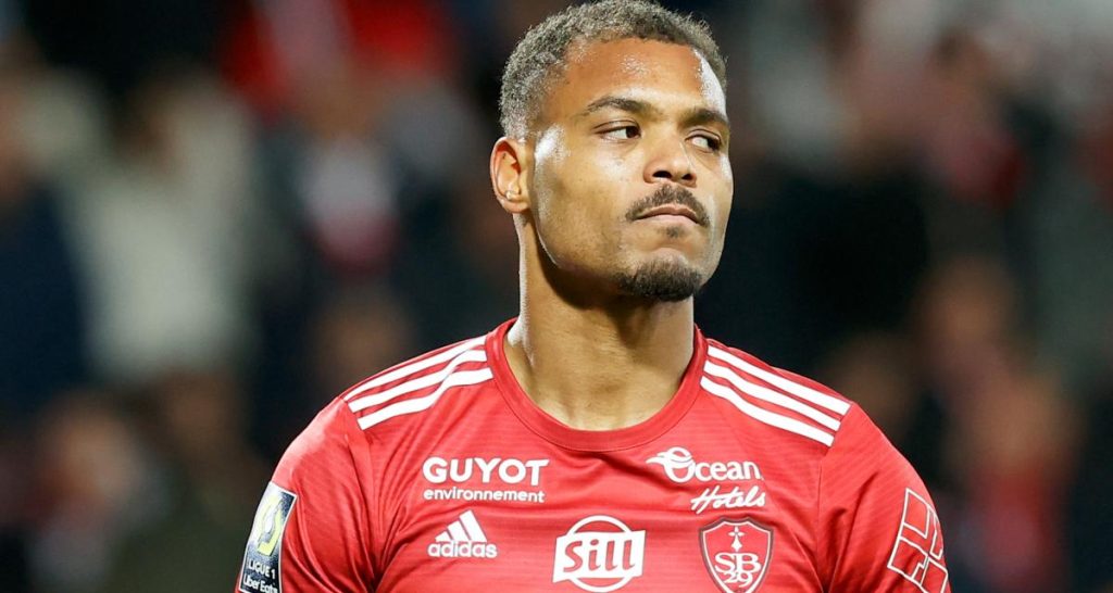 « On n’a pas pu s’entendre… » : Steve Mounié justifie son départ de Brest