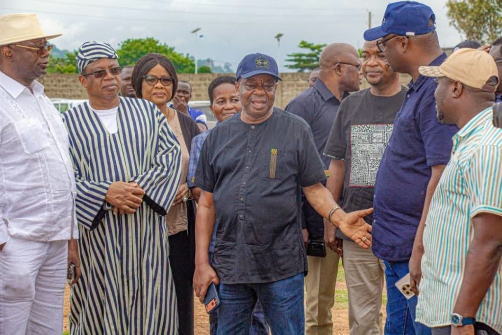 Infrastructures sportives à Dassa-Zoumè : Mathurin de Chacus fait une visite sur le terrain